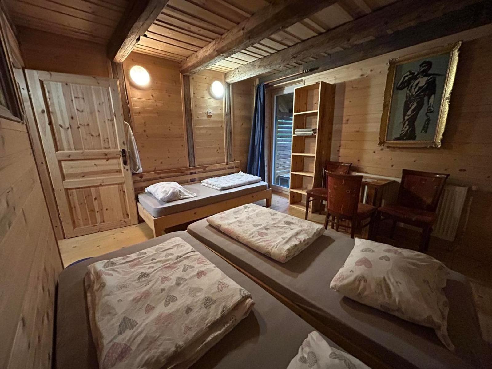 בית הארחה ולנז'ה 	House Jaro & Camp Jaro מראה חיצוני תמונה
