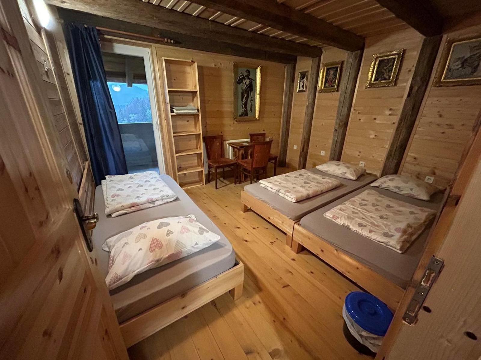 בית הארחה ולנז'ה 	House Jaro & Camp Jaro מראה חיצוני תמונה