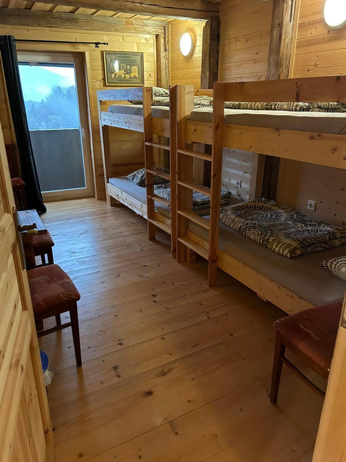 בית הארחה ולנז'ה 	House Jaro & Camp Jaro מראה חיצוני תמונה
